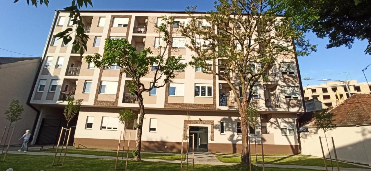 Aurora Apartment Subotica Exterior photo