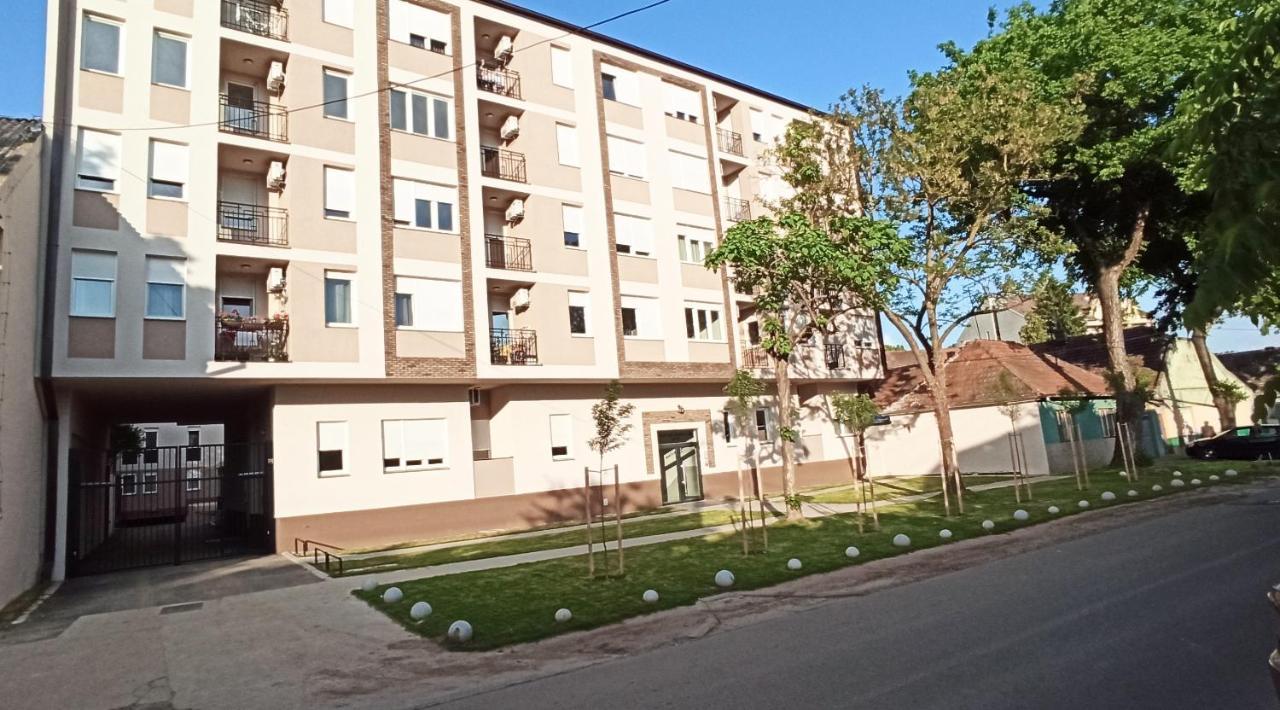 Aurora Apartment Subotica Exterior photo
